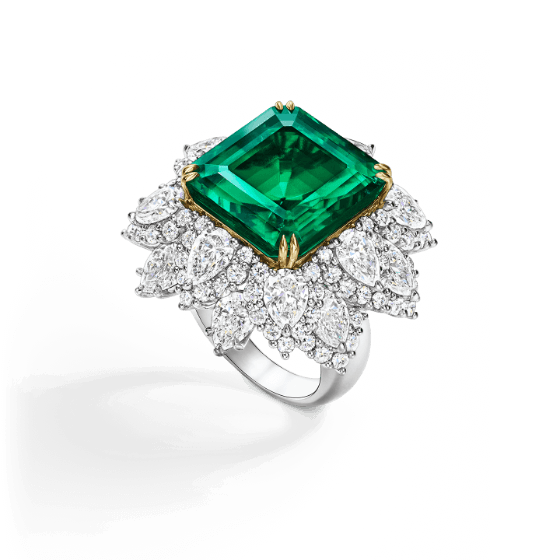 Anillo con esmeralda